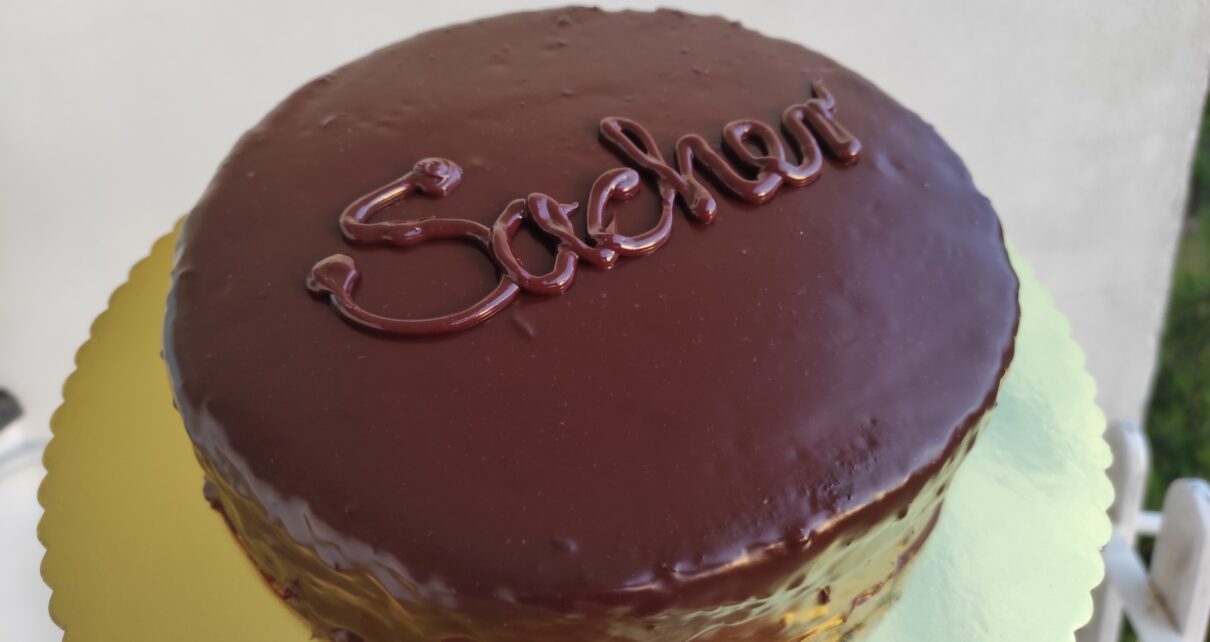 Sacher torta glutén-és laktózmentesen