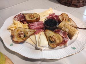 Kéksajttal töltött körte